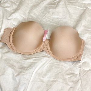 Never Worn Victoria’s Secret Strapless Bra!! NWT
